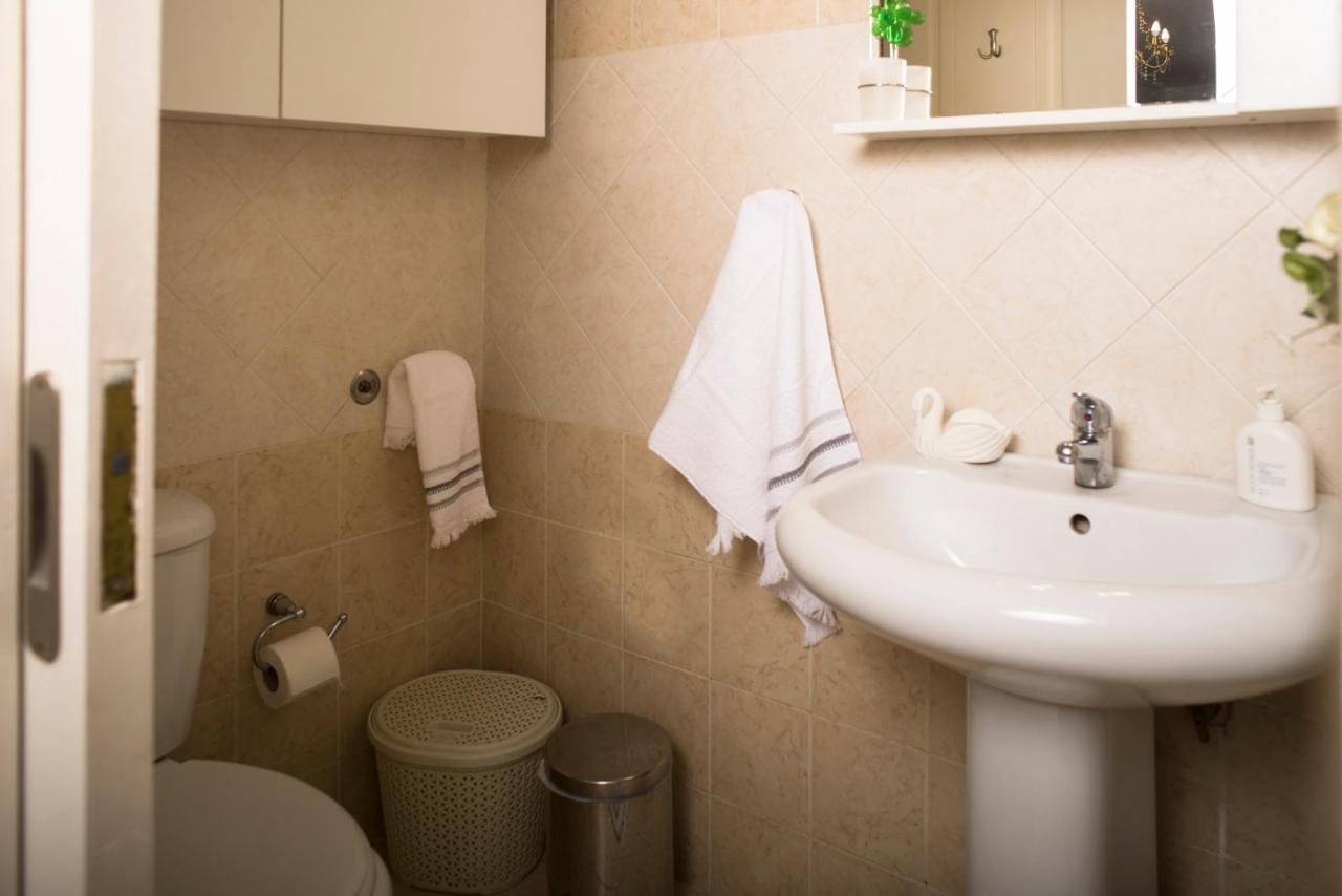 Maisonette With Garden In The Heart Of The Historical Kalamata Center ภายนอก รูปภาพ