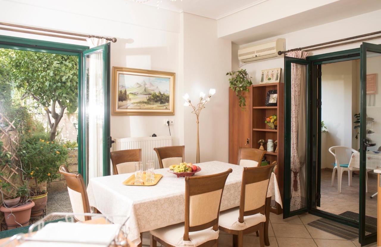 Maisonette With Garden In The Heart Of The Historical Kalamata Center ภายนอก รูปภาพ