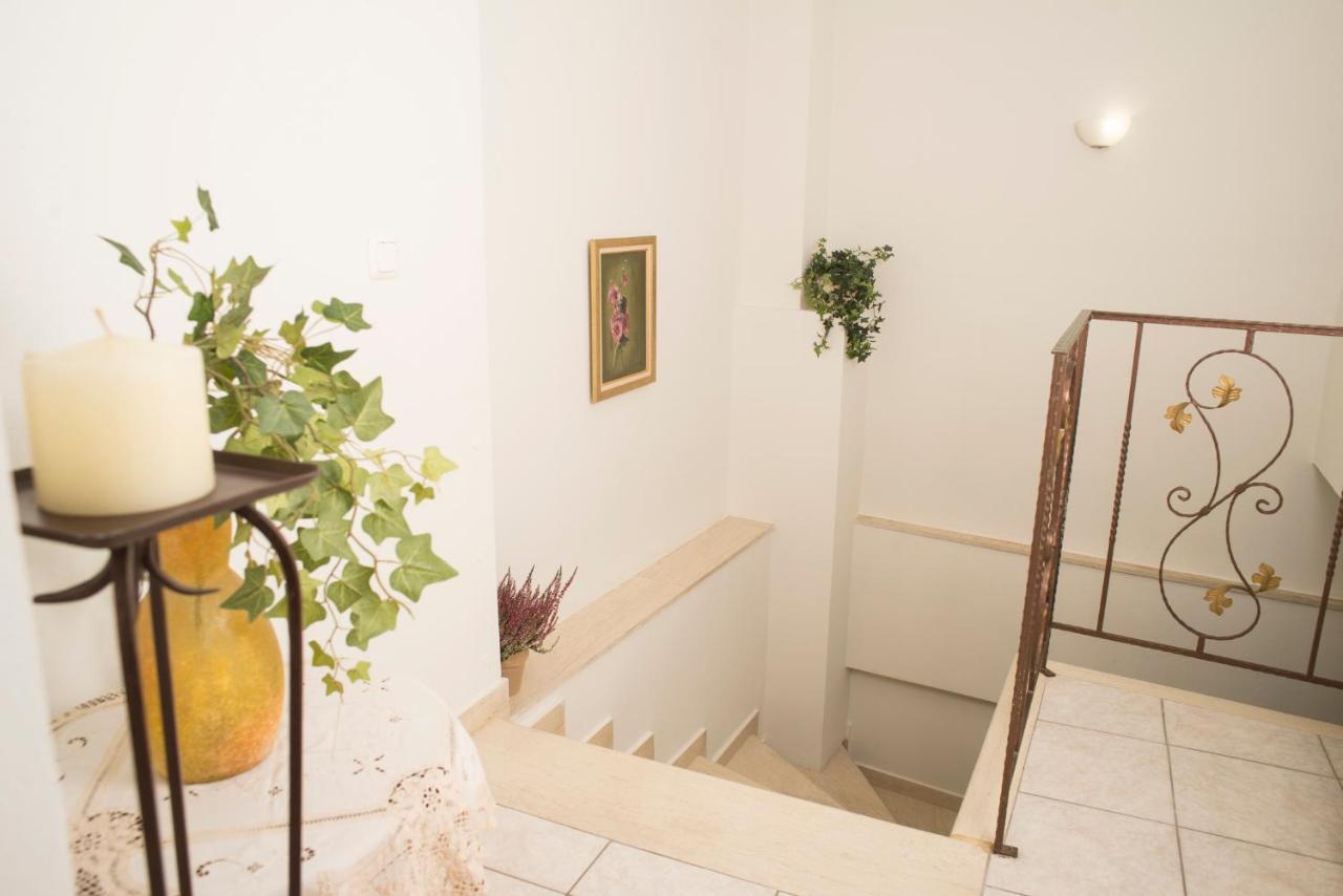 Maisonette With Garden In The Heart Of The Historical Kalamata Center ภายนอก รูปภาพ